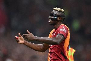 斯基拉：奥斯梅恩本周末抵达伊斯坦布尔，加盟加拉塔萨雷