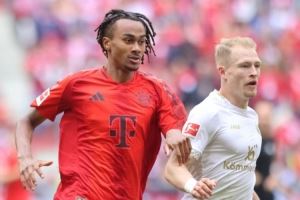 记者：如果成功签下杰克逊，拜仁考虑外租18岁前锋阿萨雷